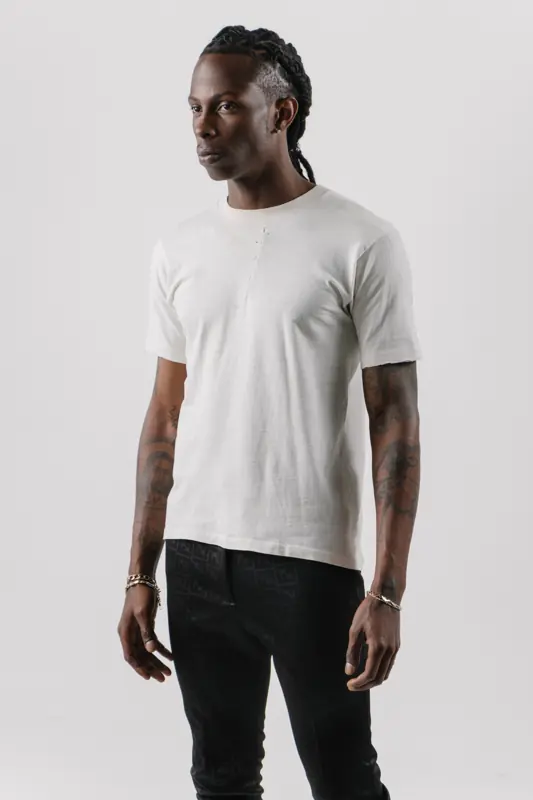 On-model apparel e-commerce photograph, an example of Vidd Studios on-model apparel e-commerce work