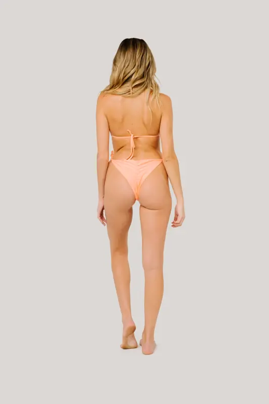 On-model apparel e-commerce photograph, an example of Vidd Studios on-model apparel e-commerce work